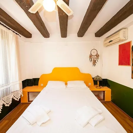Charming With Shared Pool, Balcony, Terrace And Backyard In Bodrum Nyaraló Karabağ